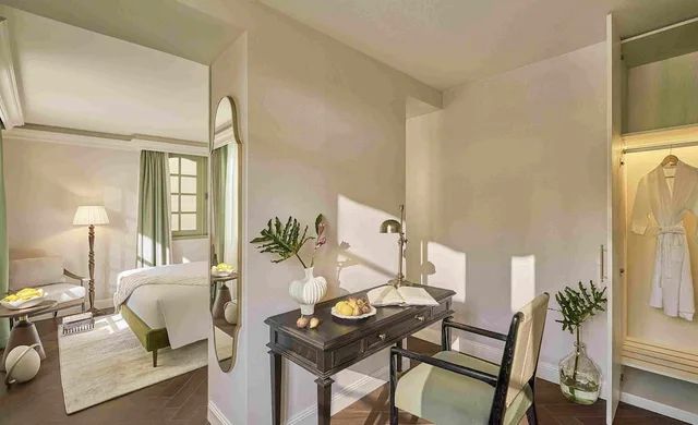 غرفة بريميير بسرير كينج بإطلالة على الحديقة، President Maison Signature by M Village, a brand of Modern Village Lifestyle 6/6
