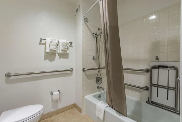 غرفة بسرير كينج بمطبخ لذوي الإعاقة، Studio6 Plano, TX 4/4