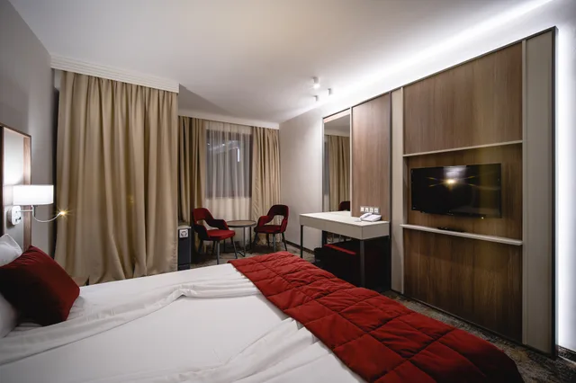 غرفة بريميوم بسرير مزدوج بإطلالة على المتنزه، Spa Hotel St George 1/6
