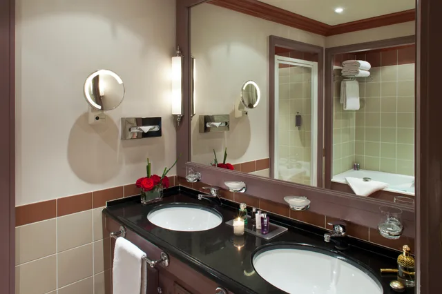 غرفة سوبيريور بسرير مزدوج، Hotel Barriere Le Royal Deauville 2/2