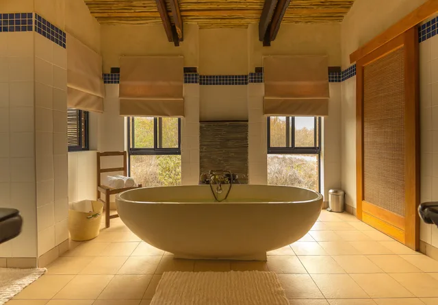 كوخ سوبيريور بسرير كينج بشرفة بغرفة نوم واحدة لذوي الإعاقة، Baobab Ridge Private Lodge 3/4