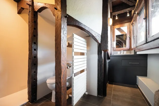 غرفة رومانسية بسرير كوين، Hotel La Couleuvrine 6/6