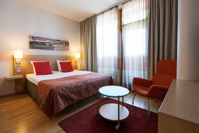 غرفة سوبيريور بشرفة مفردة بسرير كوين، Scandic Oulu 3/6