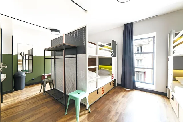 Private, 8 Bedrooms, Single Bed، Generator Madrid 1/1
