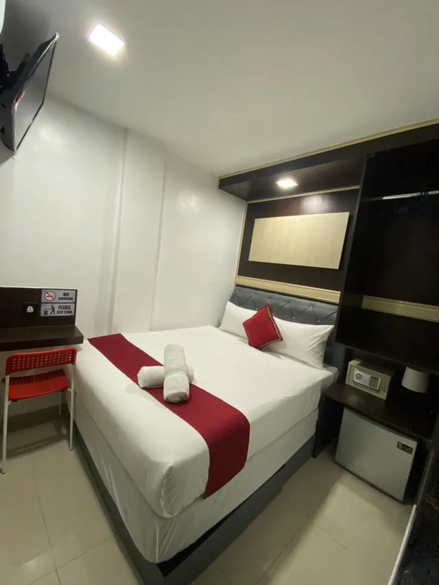 غرفة بسرير مزدوج، Red Velvet Inn Hotel 1/2