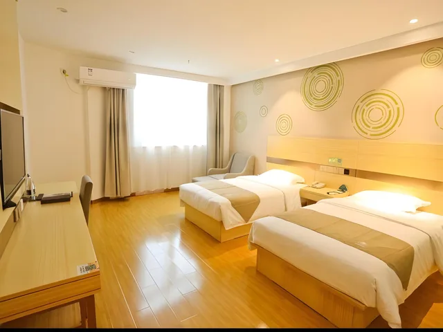 غرفة عائلية بسرير كوين وسرير فردي، GreenTree Inn Anqing Huaining County Development Zone Duxiu Road 1/2