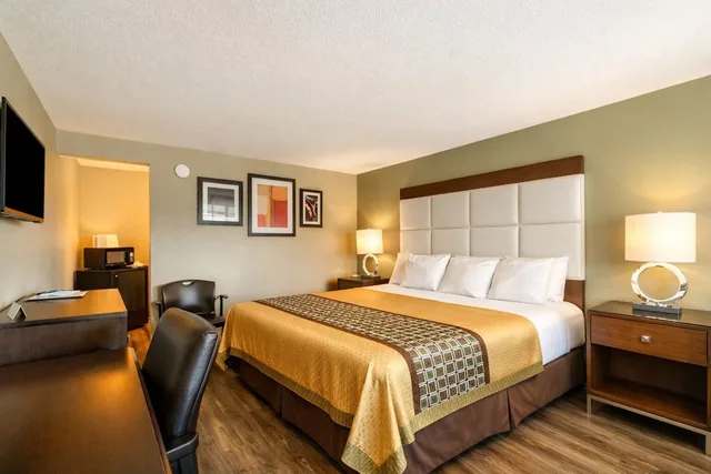 غرفة ديلوكس بسرير كينج، Deluxe Inn & Suites By OYO Miami OK 1/10
