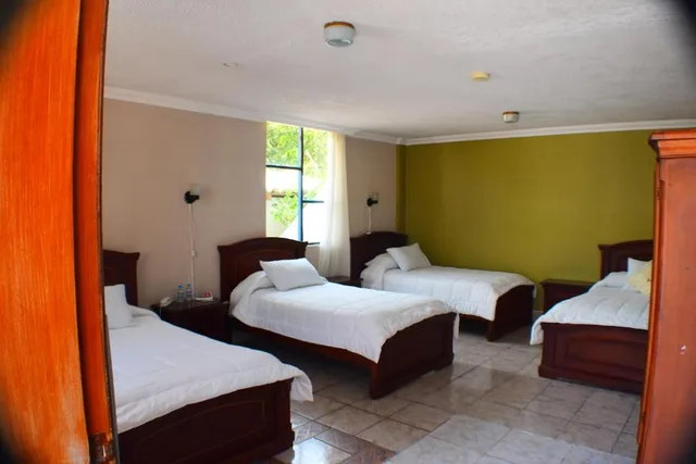 غرفة قياسية رباعية، Hosteria Casa Giralda 2/4