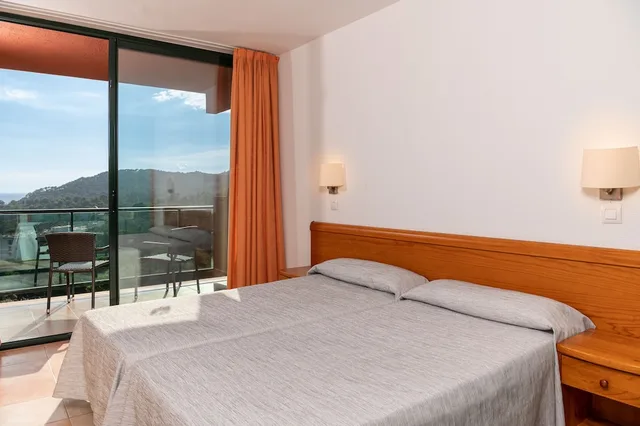 شقة بأربعة أسرّة بغرفتي نوم مع أريكة، Albamar Apartaments 1/3