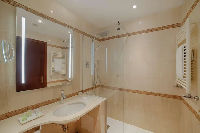 جناح جونيور مفرد، NH Milano Machiavelli 2/3