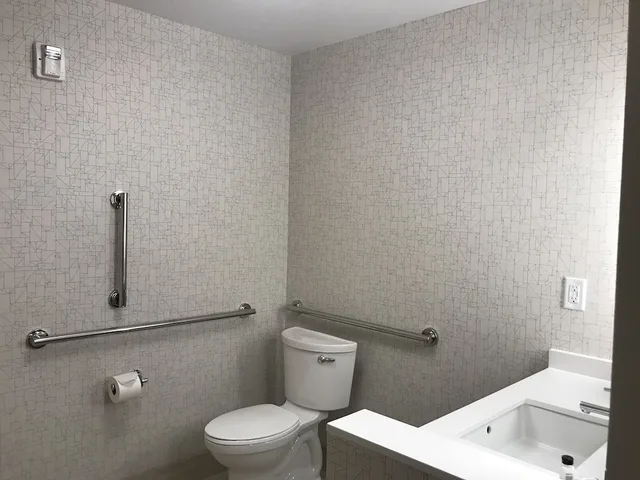 غرفة قياسية بسريرين كوين لذوي الإعاقة، Holiday Inn Express & Suites Phoenix - Airport North 7/10
