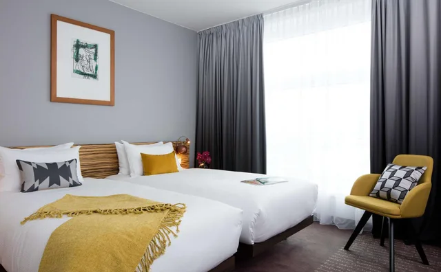 Art, Single Bed, Courtyard View, ART'OTEL BERLIN MITTE 3/8