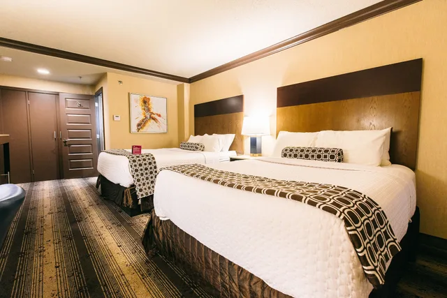 غرفة قياسية بسريرين كوين، Crowne Plaza Harrisburg Hershey 3/5
