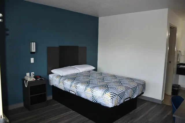 غرفة بسرير مزدوج لذوي الإعاقة، Studio6 Grand Prairie, TX 2/9