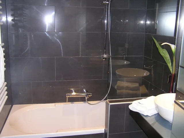 غرفة بسرير كوين، Hotel Zur Promenade 3/3