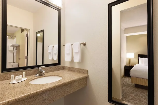 جناح بسريرين كوين مع سرير سحّاب إضافي لذوي الإعاقة، SPRINGHILL SUITES BY MARRIOTT WEST PALM BEACH I-95 3/5