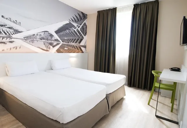 غرفة قياسية مفردة بسرير مزدوج، B&B HOTEL Valencia Arena 1/1