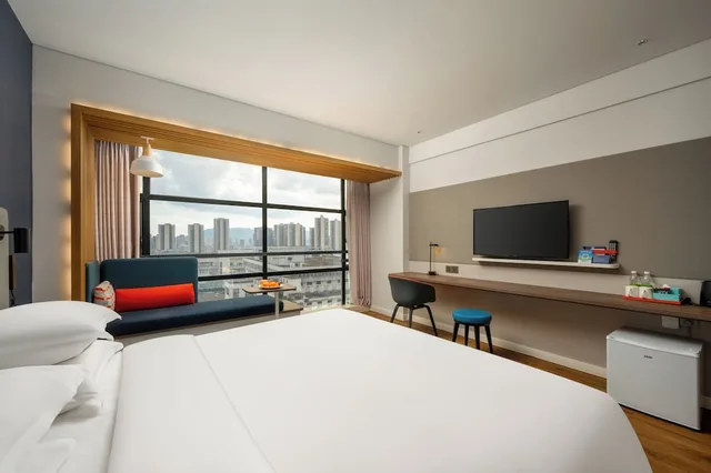 غرفة قياسية بسرير كينج، Holiday Inn Express Jiangmen Jianghai 1/4