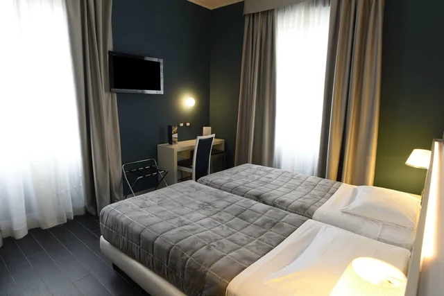 غرفة ثلاثية بسرير مزدوج مع أريكة، Smart Hotel Milano Central Station 2/9