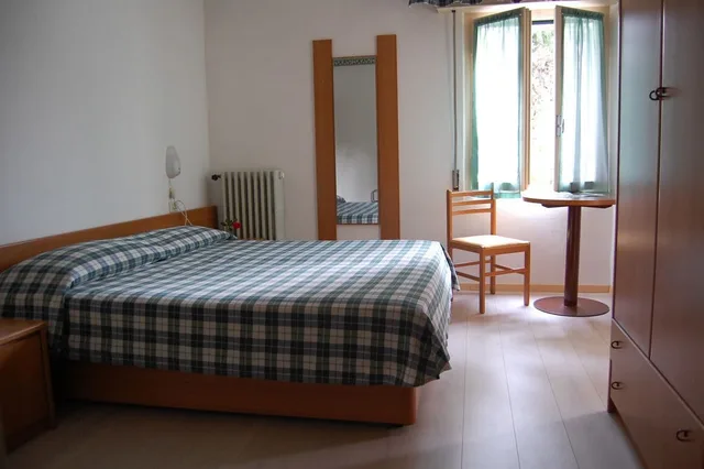 Room, Twin Beds, Hotel Stella Alpina 1/3
