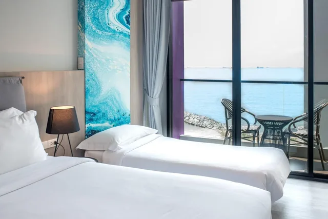 غرفة عائلية بسرير كينج مع أريكة، Fortune Saeng Chan Beach Rayong 1/2