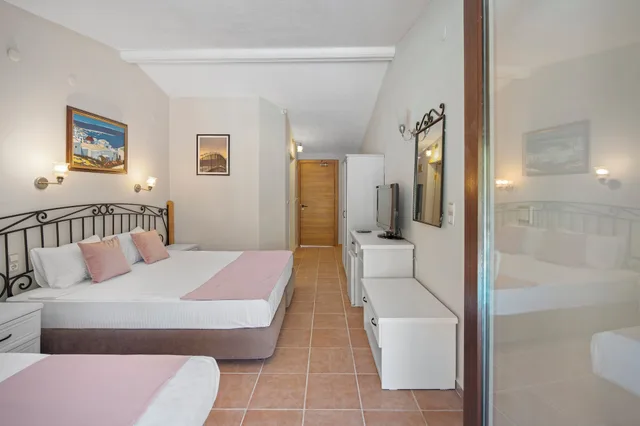 غرفة قياسية بإطلالة على الحديقة بشرفة، Alados Otel 2/6