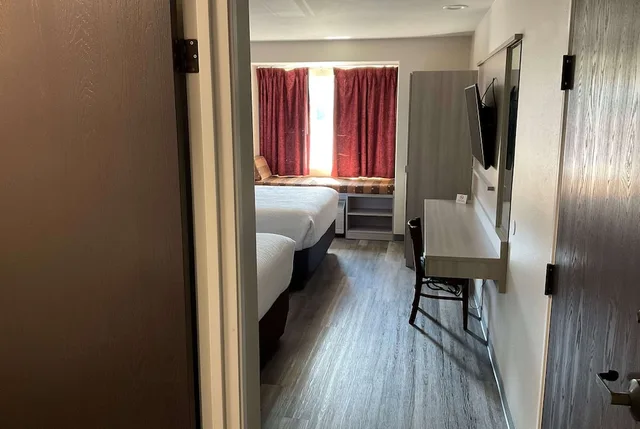 غرفة بسريرين كوين، Microtel Inn And Suites Clarksville 4/5
