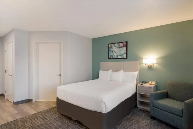 غرفة بسرير كوين، MainStay Suites Raleigh - Cary 3/4