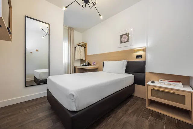 غرفة مفردة، Hotel Globus 7/11