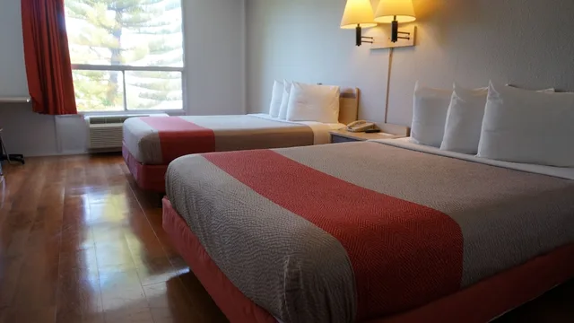 غرفة ديلوكس بسريرين كوين، Motel6 Belmont, CA San Francisco Redwood City 3/7