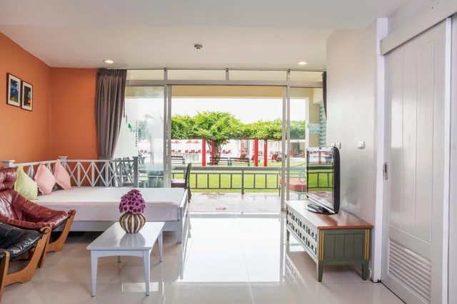 دوبلكس بسريرين منفصلين وسرير كينج بإطلالة على البحر مع أريكة، Chom View Hotel Hua Hin 5/7