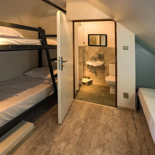 سكن مشترك مختلط بستة أسرّة، Oki Doki Old Town Hostel 3/3