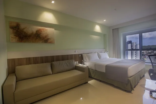 غرفة قياسية بسرير كينج مع أريكة لذوي الإعاقة، Praiamar Arena Hotel 1/4
