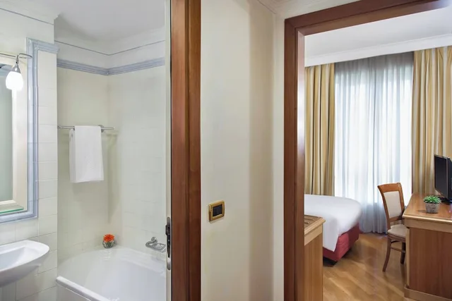 غرفة كلاسيكية بسرير فردي، Renaissance Hotel Mediterraneo 3/9