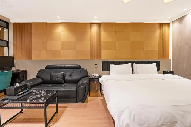 جناح ديلوكس، A1 Hotel Haedo 6/10