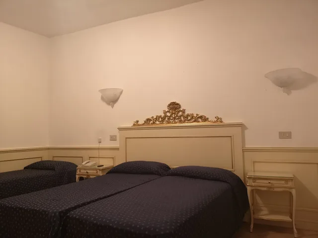 غرفة ثلاثية بسرير مزدوج وسرير فردي، Guerrini 3/6