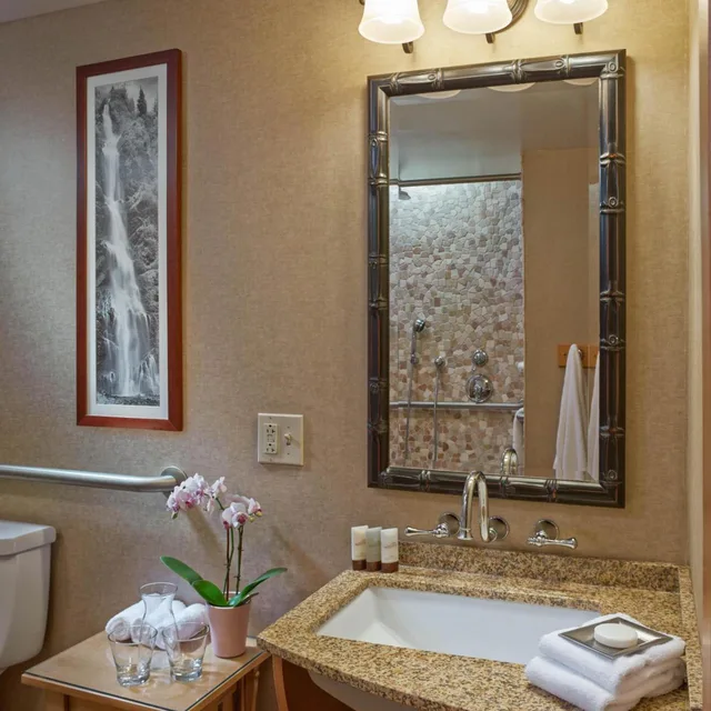 غرفة بسريرين كوين لذوي الإعاقة، High Peaks Resort 2/3