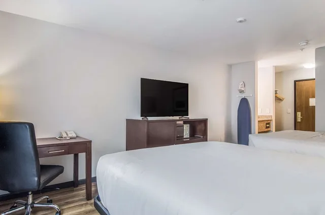 غرفة بسريرين كوين، Red Lion Inn & Suites Des Moines 3/5