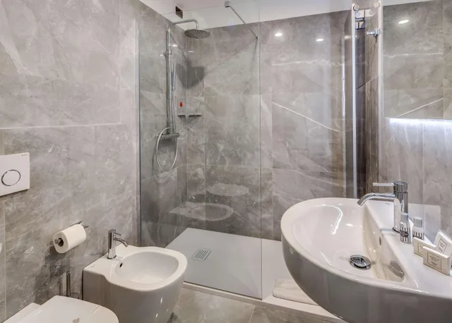 غرفة بسرير كوين، Best Western Plus Hotel Royal Superga 7/9
