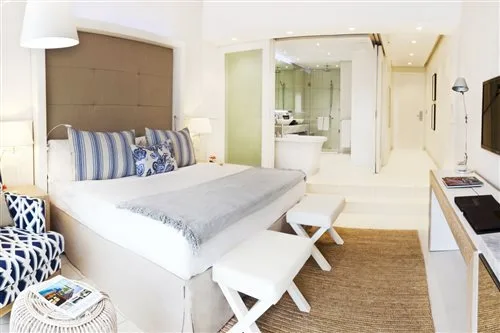 غرفة بريميوم مفردة بإطلالة على الحديقة، Radisson Blu Azuri Resort and Spa 1/1