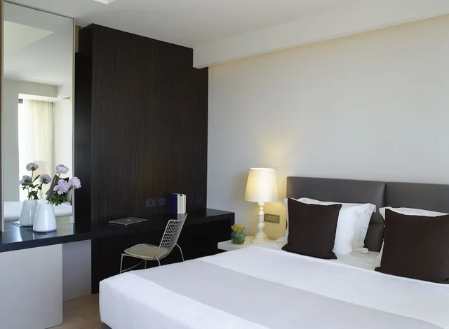 جناح بسرير كوين بإطلالة على البحر، Aqua Blu Boutique Hotel and Spa - Adults Only 1/7