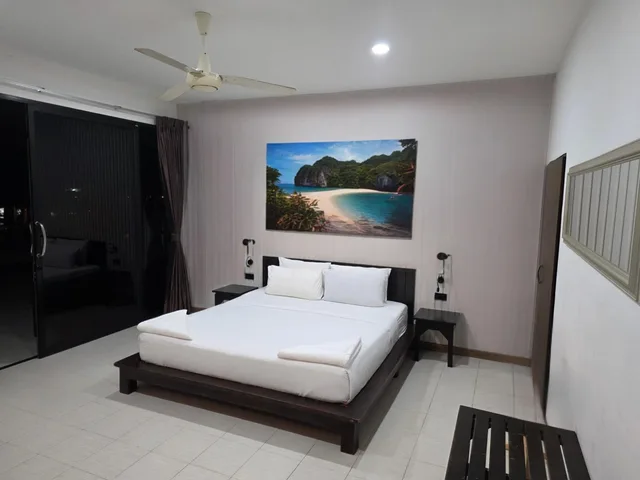 غرفة عائلية بسرير كوين وسريرين منفصلين بإطلالة على البحر بمطبخ، Samui Pier Beach Front Resort 3/3