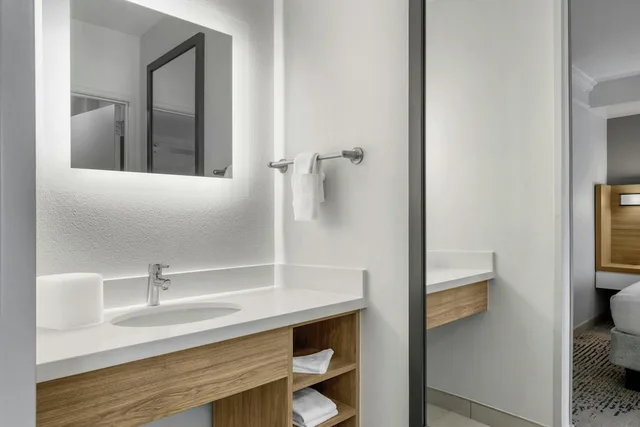 جناح بسريرين كوين مع سرير سحّاب إضافي لذوي الإعاقة، SpringHill Suites Lehi at Thanksgiving Point 3/6