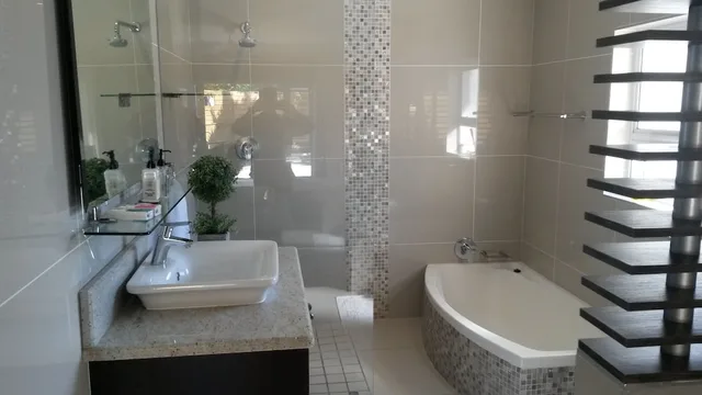 Luxury, King Bed, Sofa, Pool Access، Reef View Bnb 5/7
