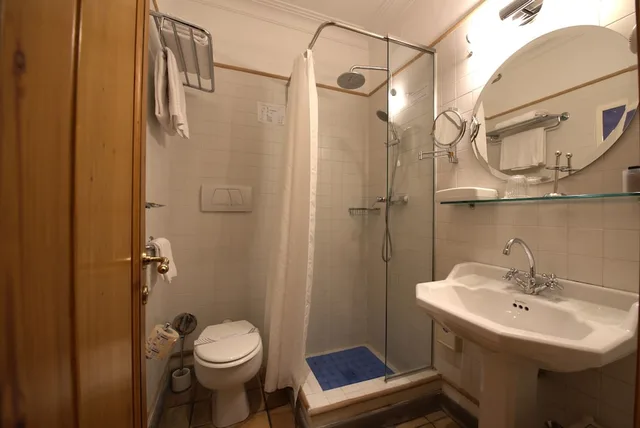 Room, Double Bed, Street View, Small، Hotel Locanda Cairoli 10/10