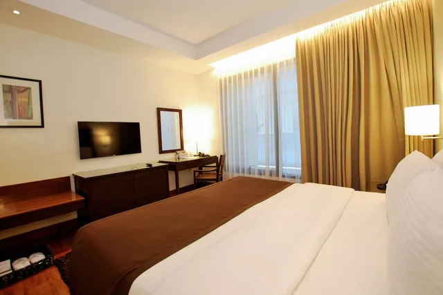 Deluxe King Room, City Garden Grand Hotel 7/10