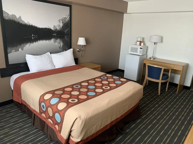 غرفة قياسية بسرير كوين، Super 8 By Wyndham Medicine Hat Ab 4/8