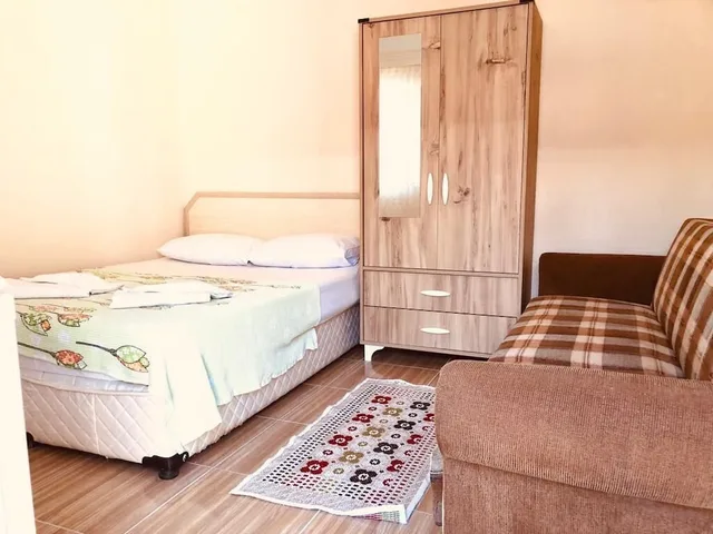 غرفة اقتصادية بسرير كوين، Karaca Apart 1/3