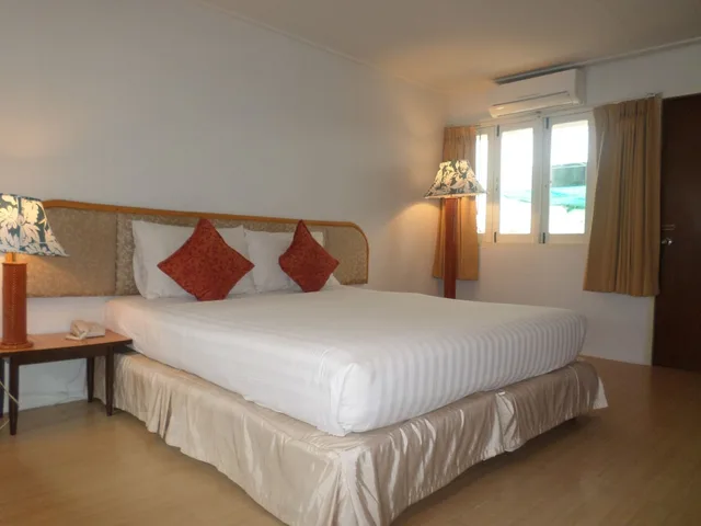 غرفة سوبيريور بسرير كينج بإطلالة على المسبح، Nautical Inn 3/10