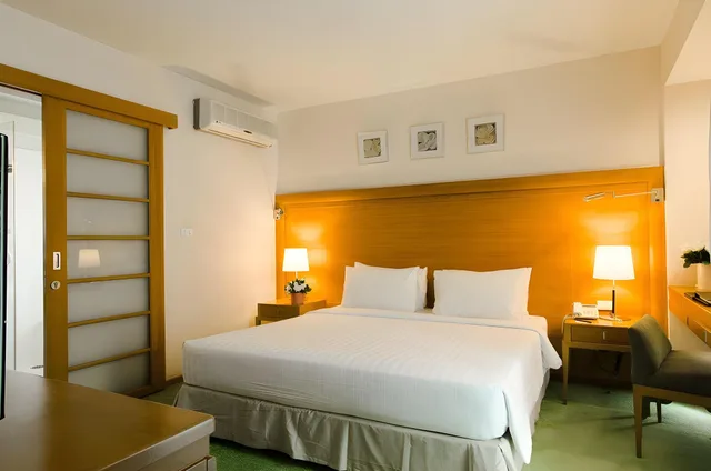 1 Bedroom, Suite, King and Twin Beds, At Ease Saladaeng By Aetas 1/2